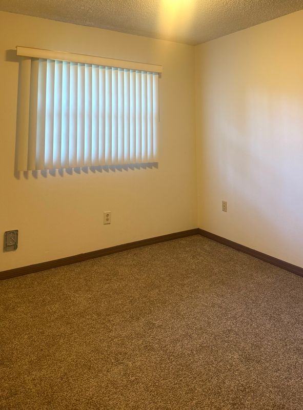 1438 E 1st Ave - Photo 6 of 10