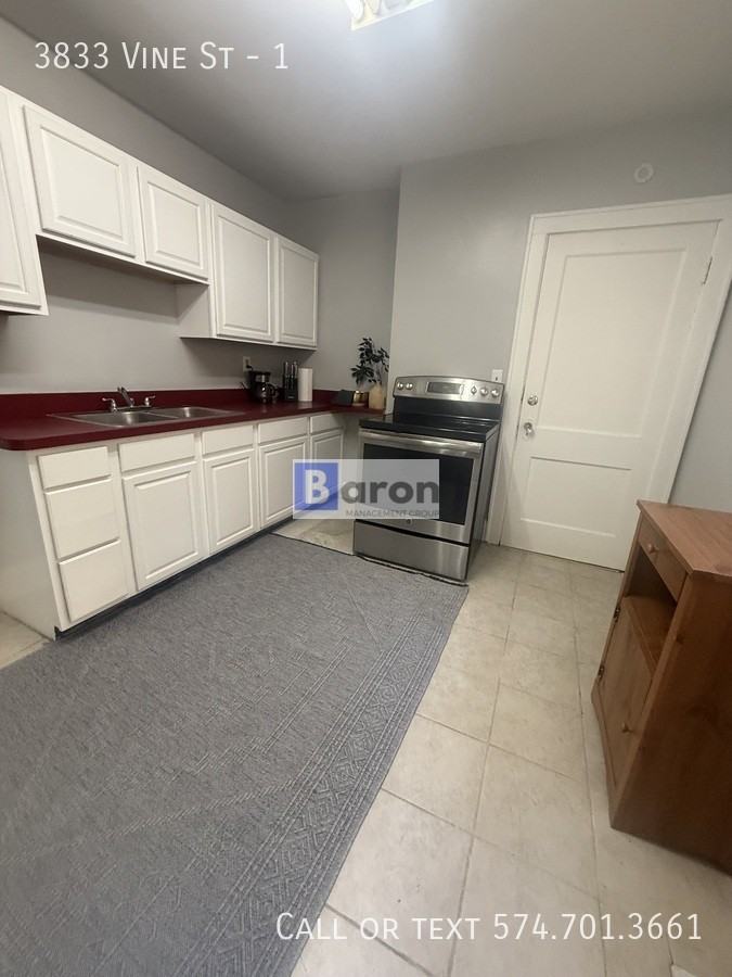 3833 Vine St #1 - Photo 6 of 10