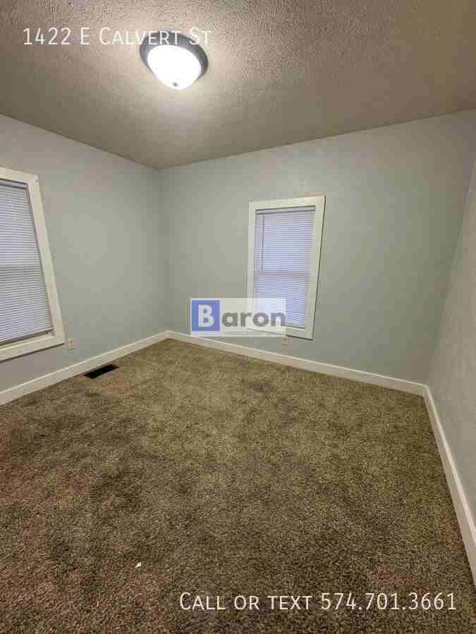 1422 E Calvert St - Photo 6 of 8