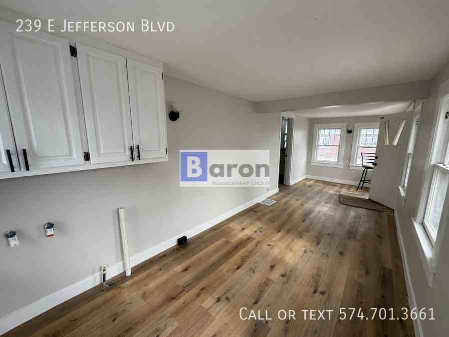239 E Jefferson Blvd - Photo 3 of 14