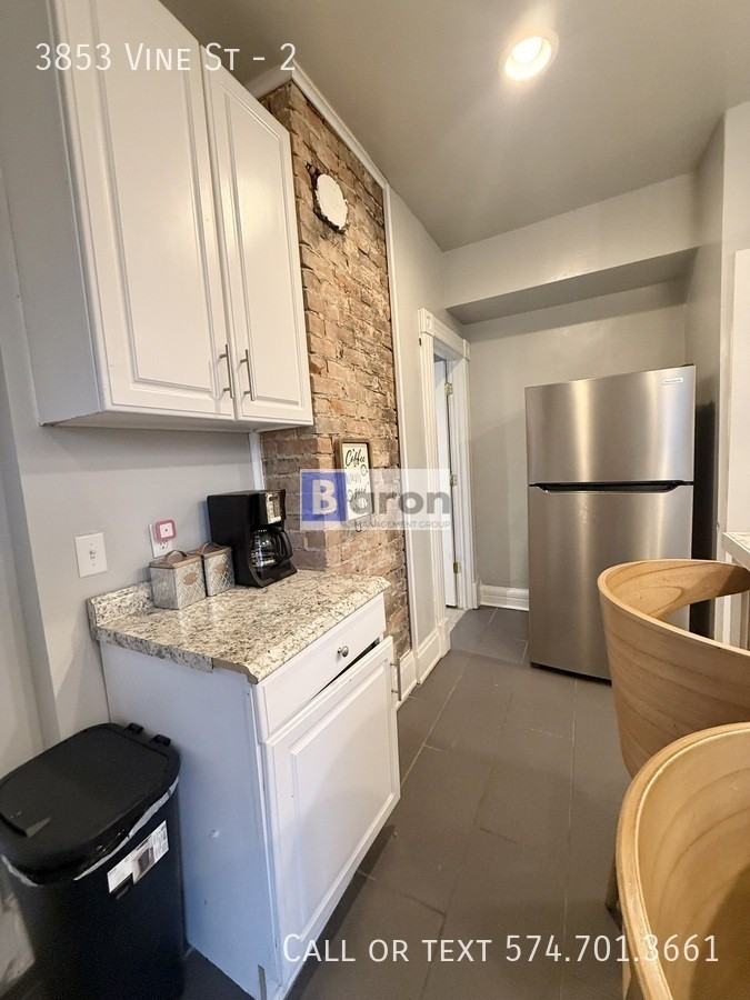 3853 Vine St #2 - Photo 4 of 17