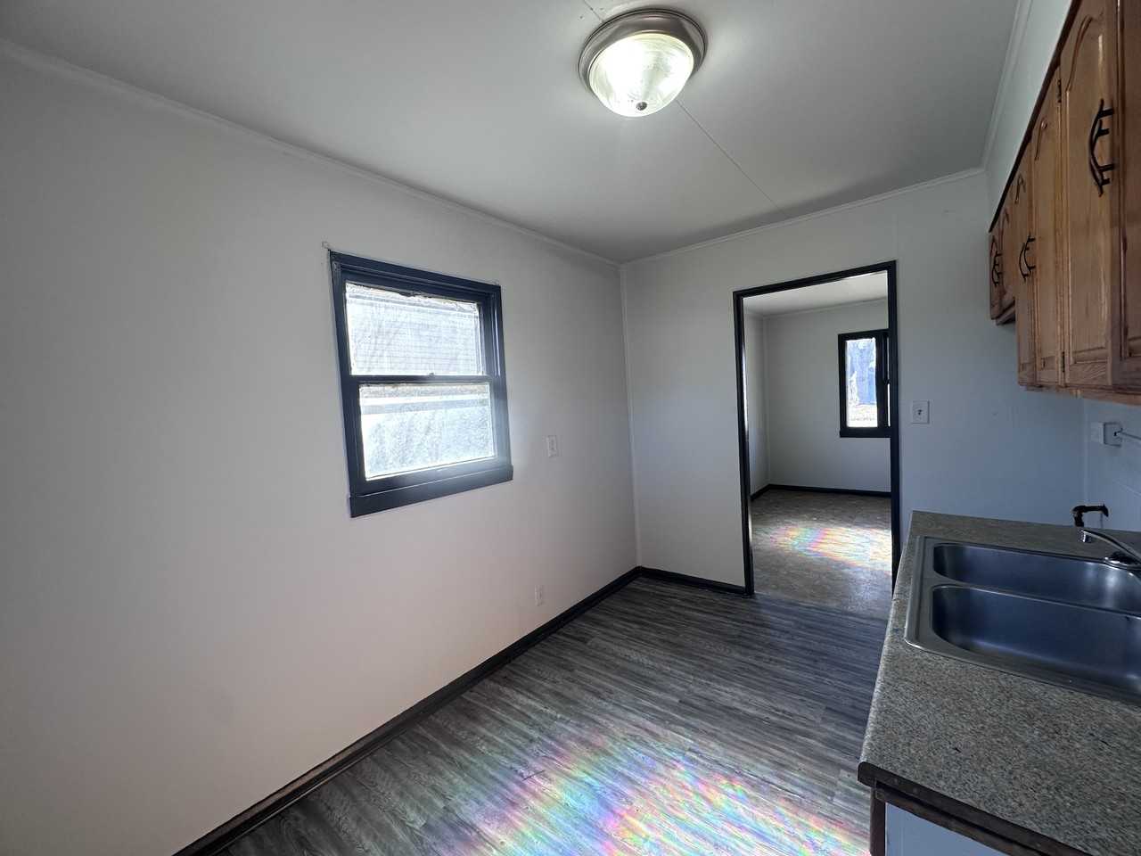 1005 Giddings St - Photo 3 of 13