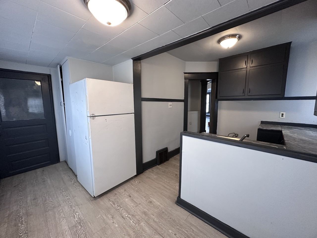 107 S State St #N - Photo 4 of 17