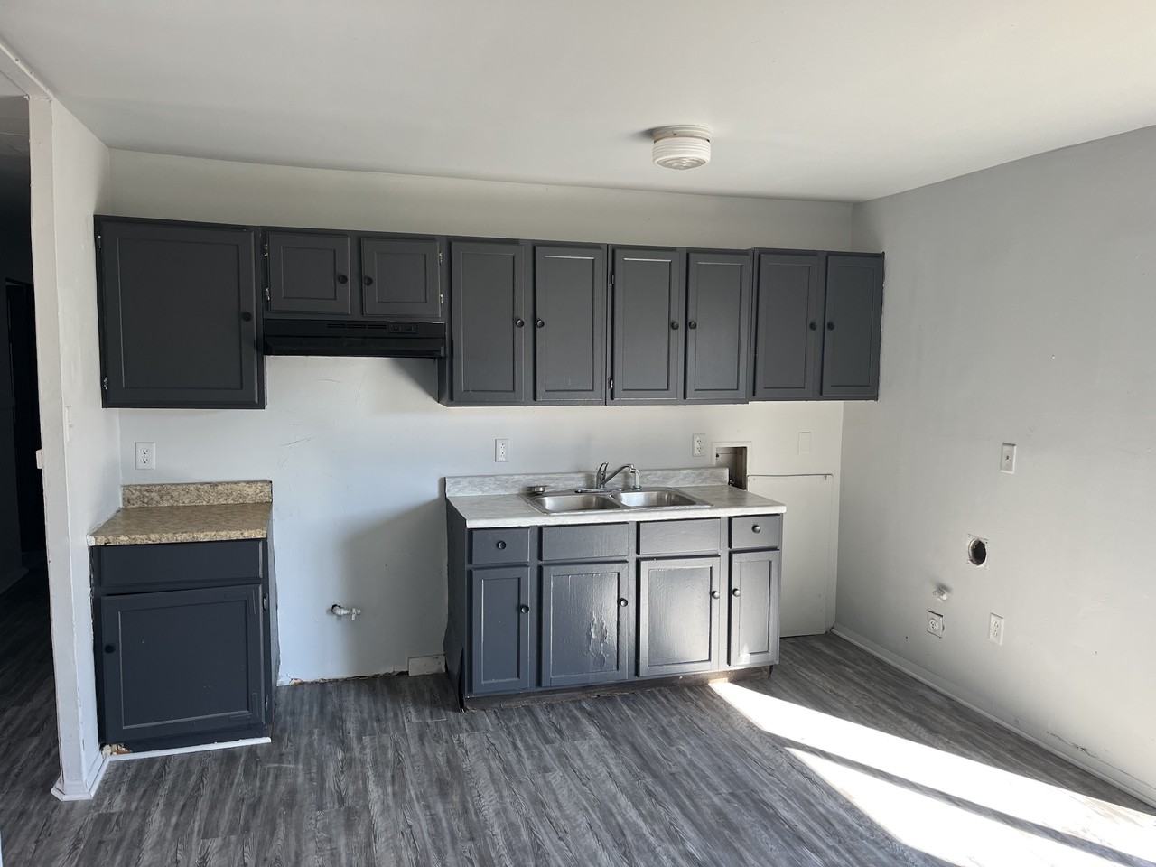 1109 Koehn Dr - Photo 2 of 11