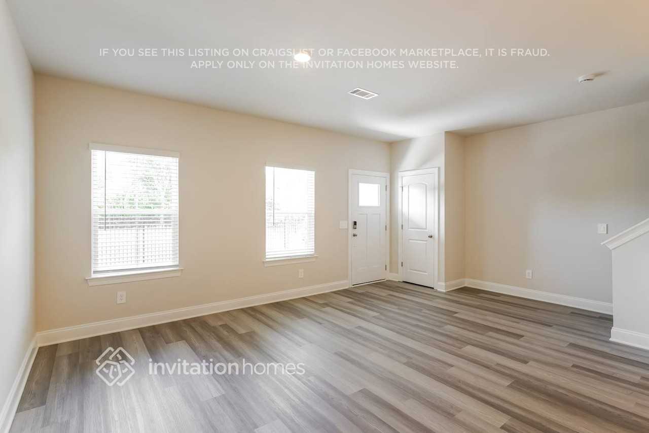 208 River Rock Dr - Photo 4 of 25