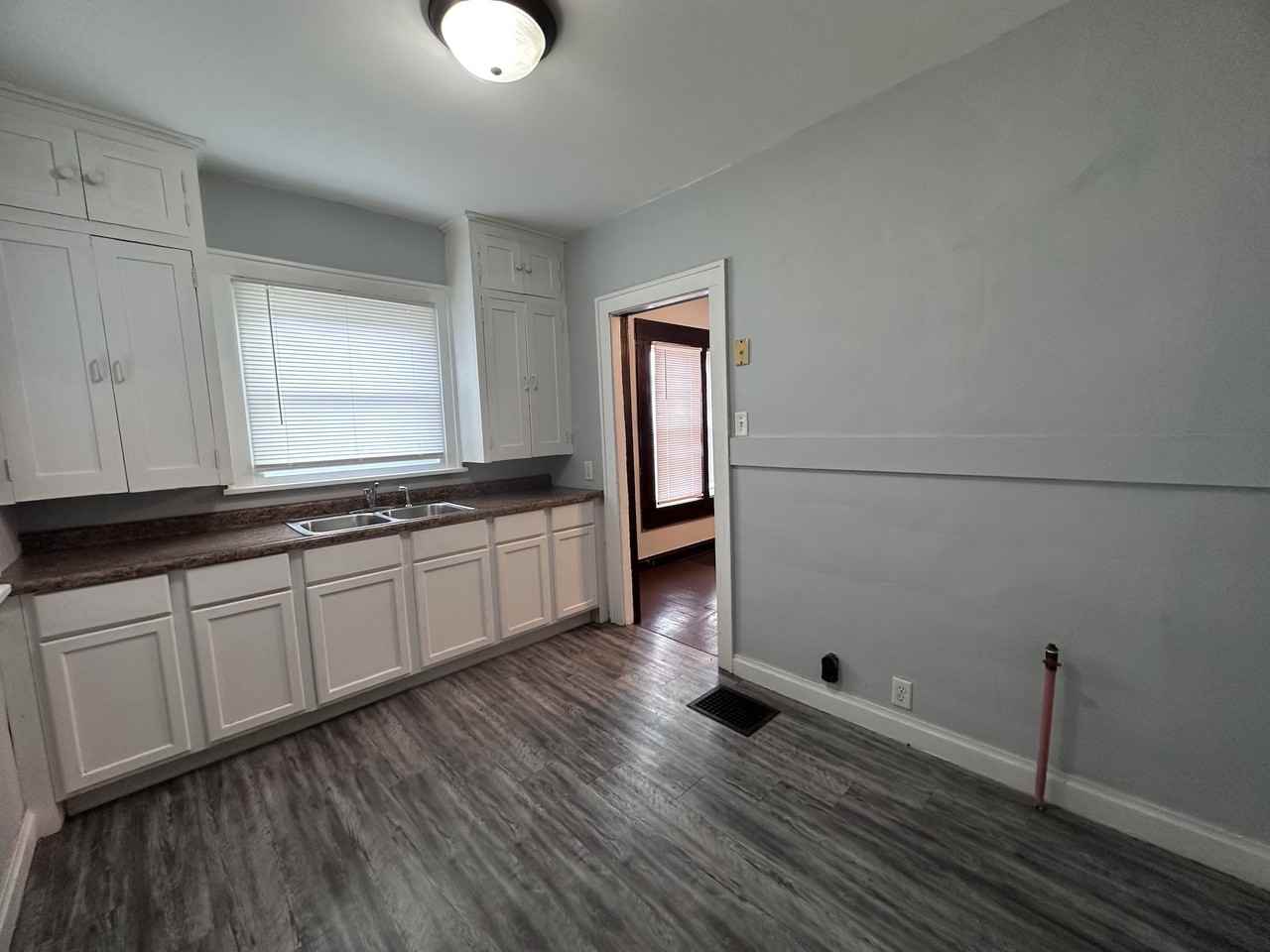 1309 N Grant St - Photo 3 of 15