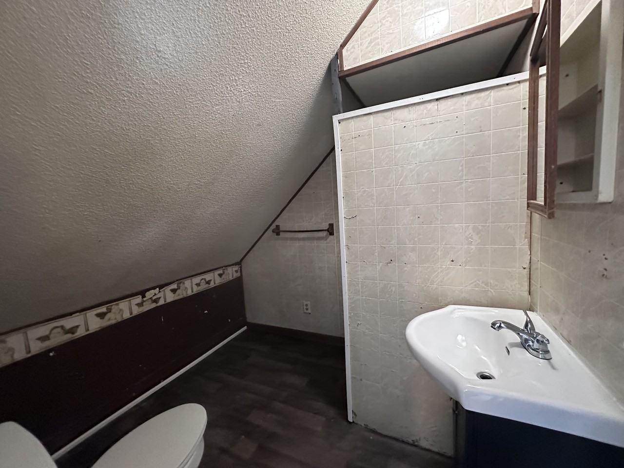 101 E Center St - Photo 4 of 13