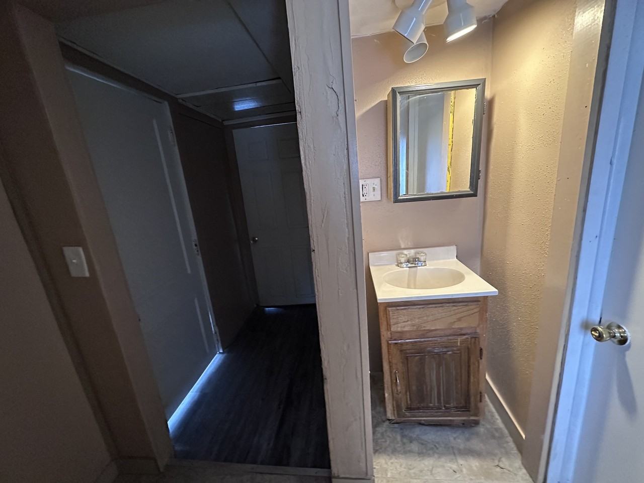 83 Columbus St - Photo 5 of 13