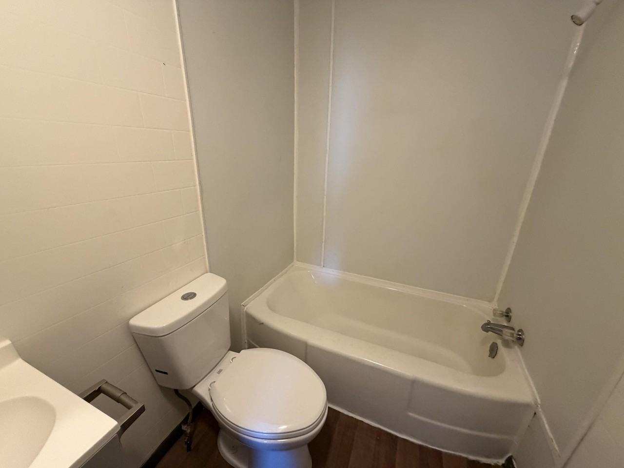 916 Zeiter St - Photo 4 of 13