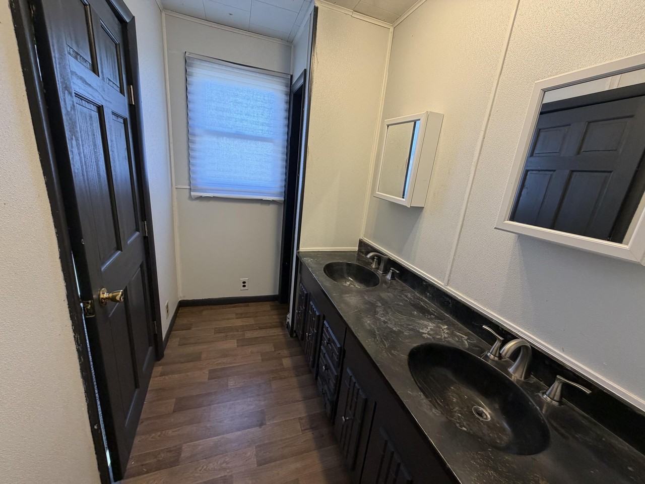 916 Zeiter St - Photo 6 of 13