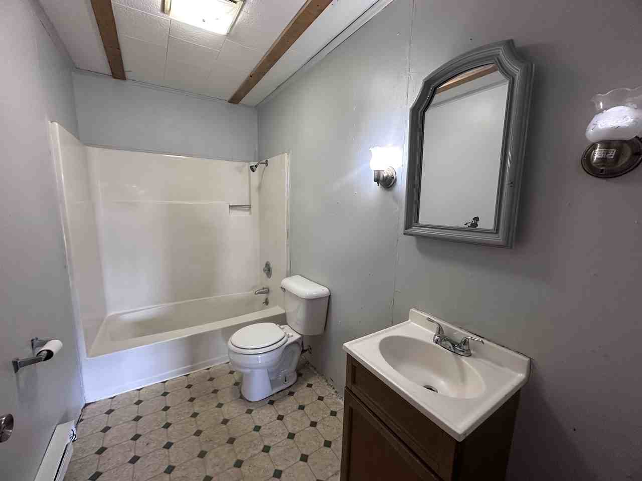 208 E English St #E - Photo 4 of 11