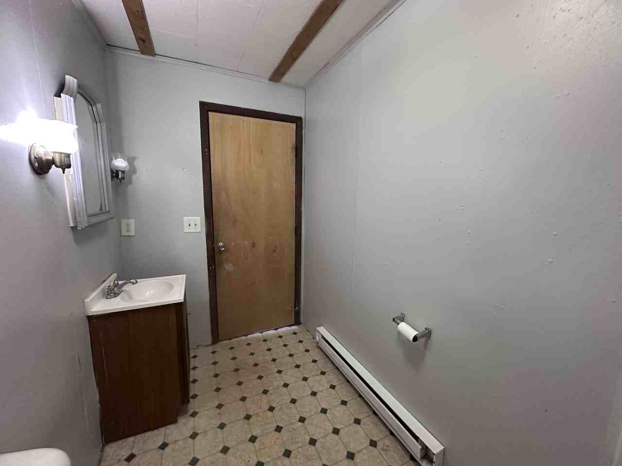 208 E English St #E - Photo 5 of 11