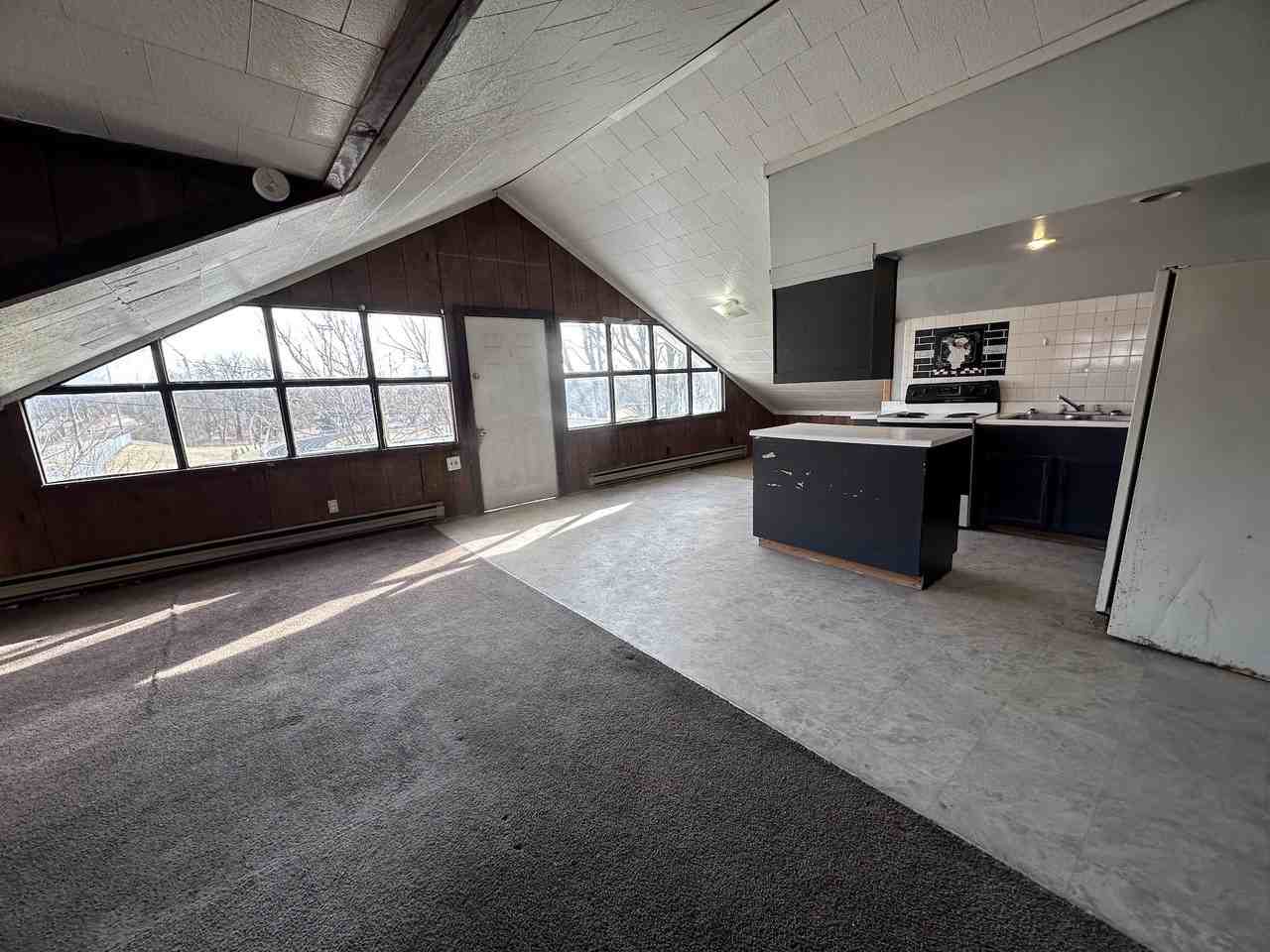 208 E English St #E - Photo 7 of 11