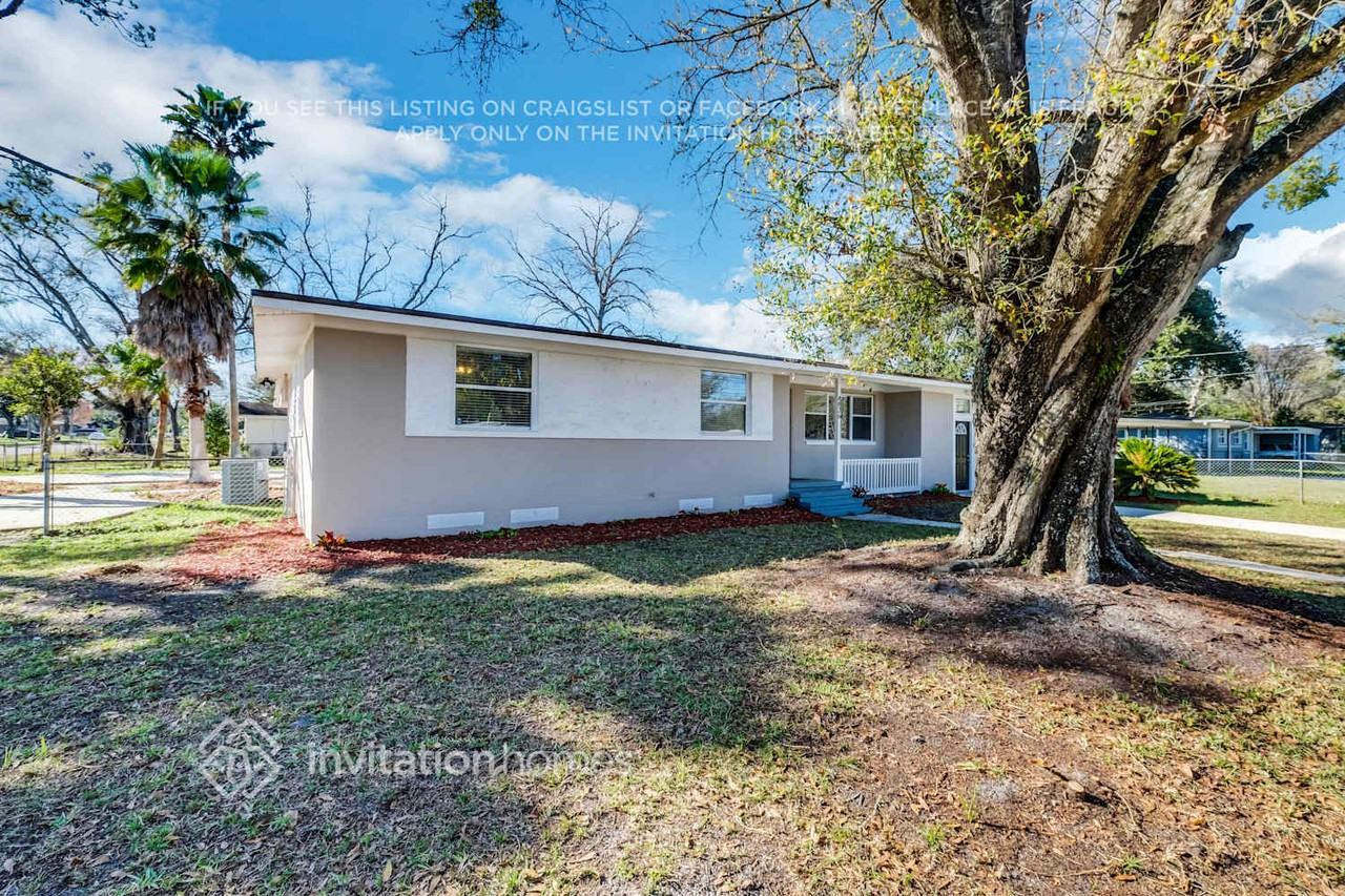 4836 Andromeda Rd - Photo 4 of 28