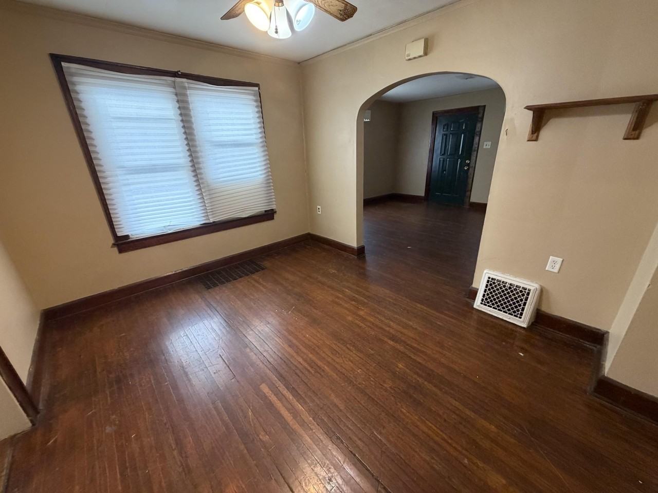 225 Delaware Ave - Photo 5 of 9