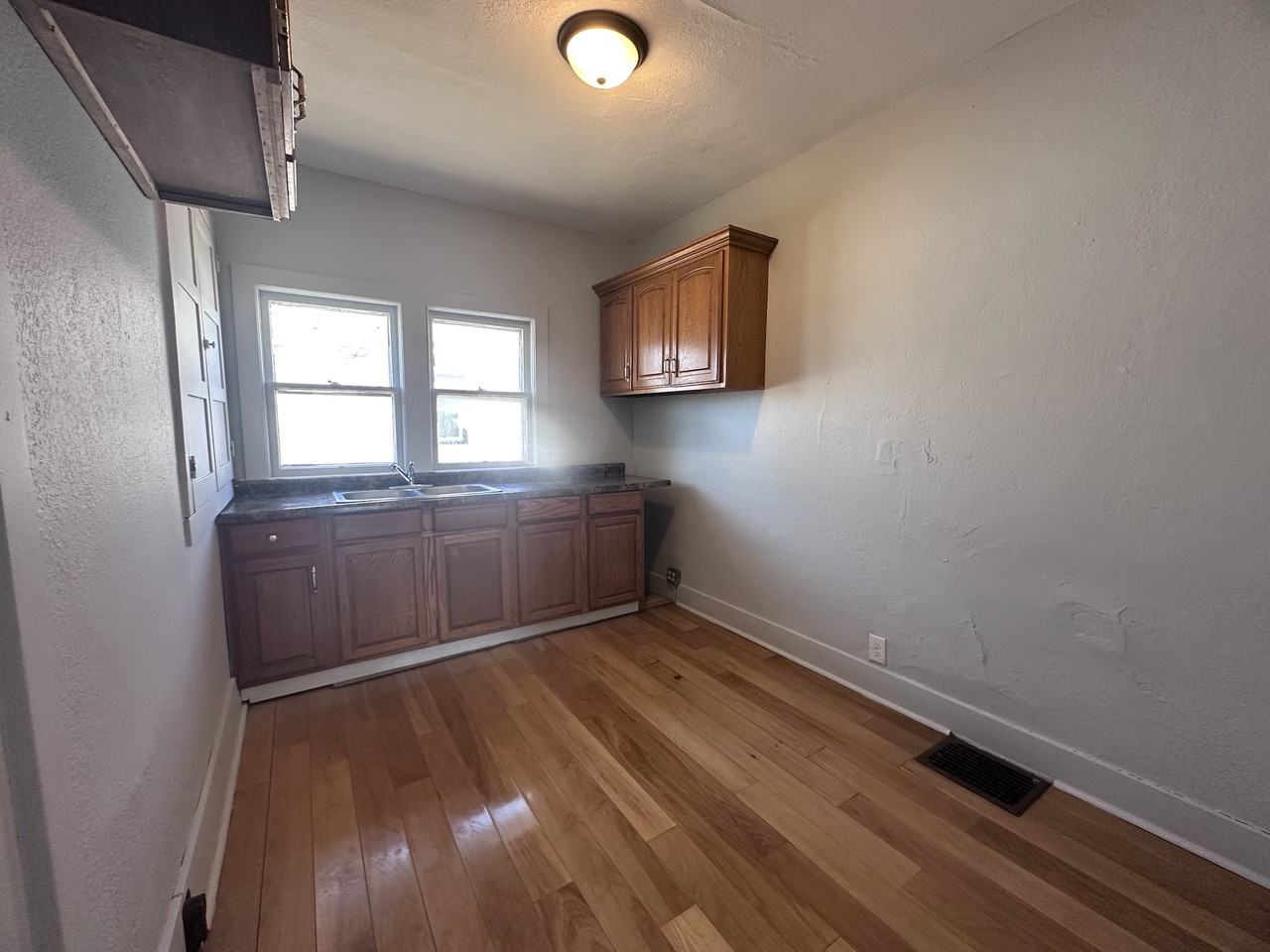 911 W Main St #W - Photo 2 of 14