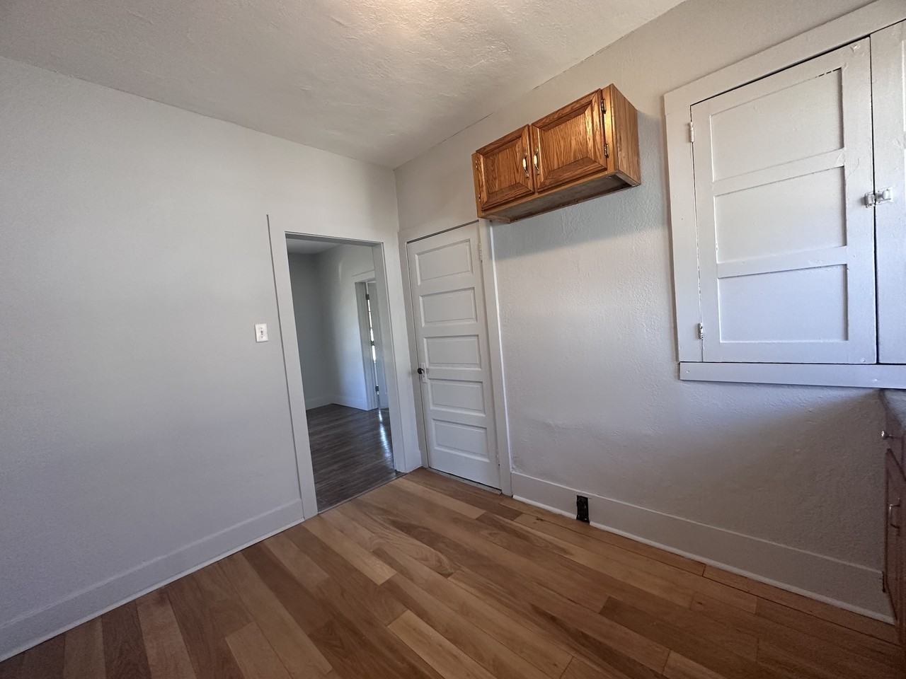 911 W Main St #W - Photo 3 of 14