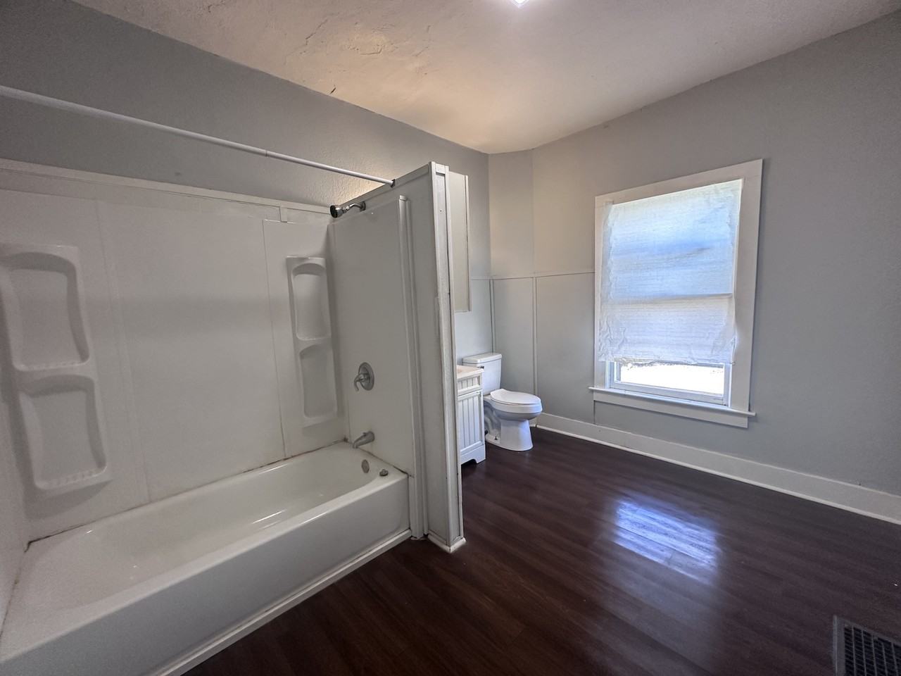 911 W Main St #W - Photo 4 of 14