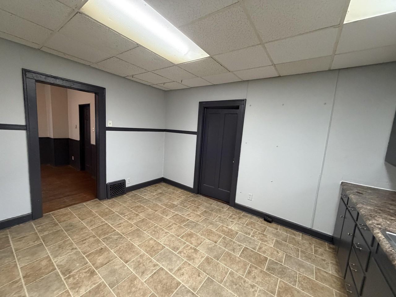 129 S Griffin St #S - Photo 3 of 15