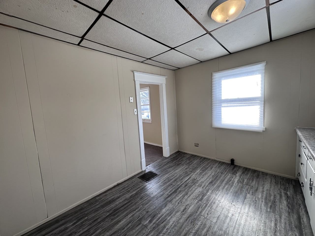 124 N Beard St #N - Photo 3 of 13