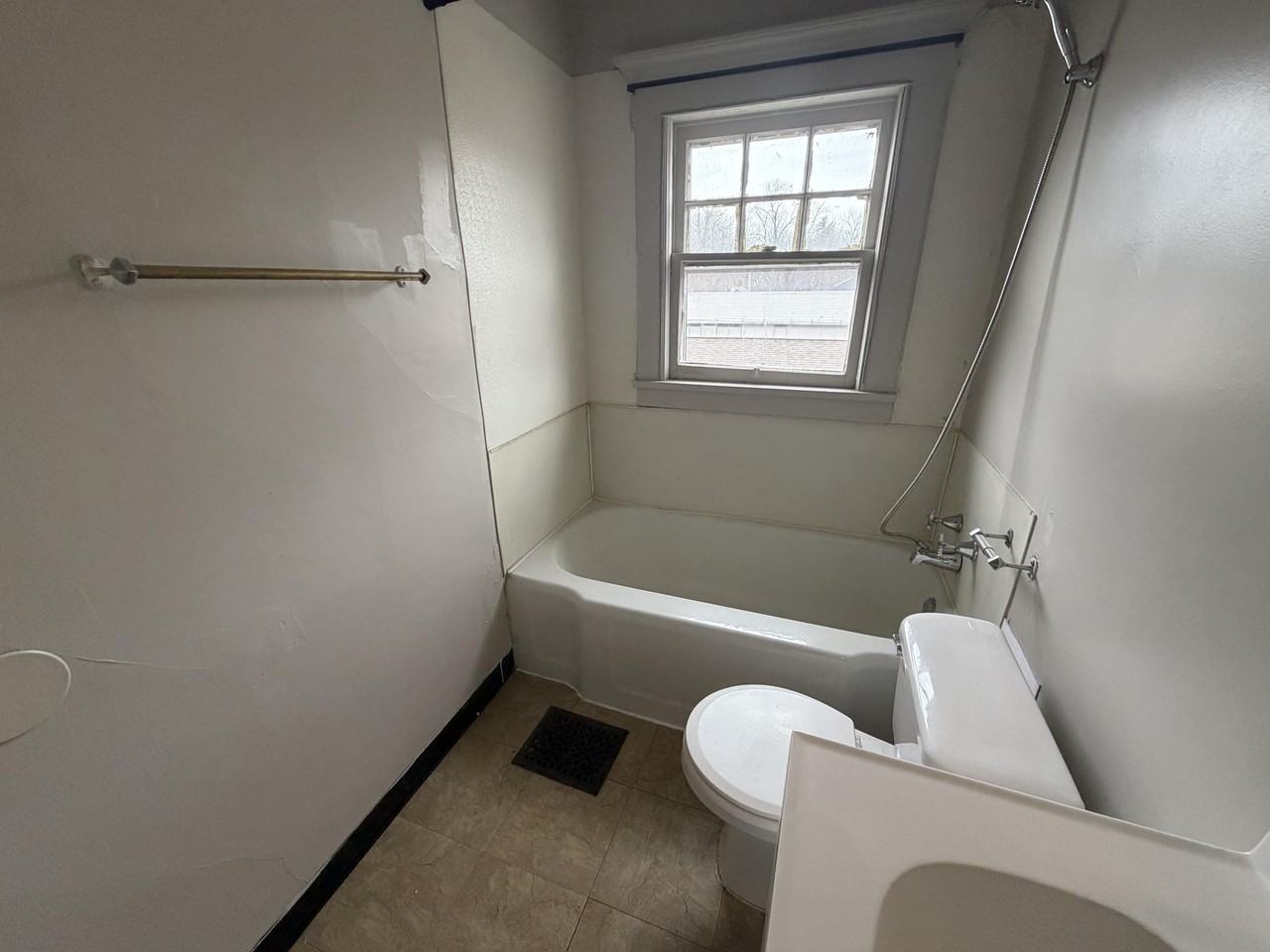 528 N Grant St Apt 4 - Photo 4 of 9