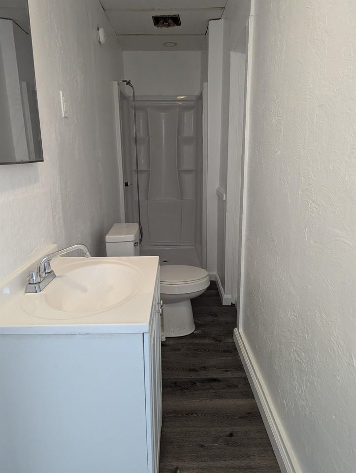 115 Silver St - Photo 5 of 12