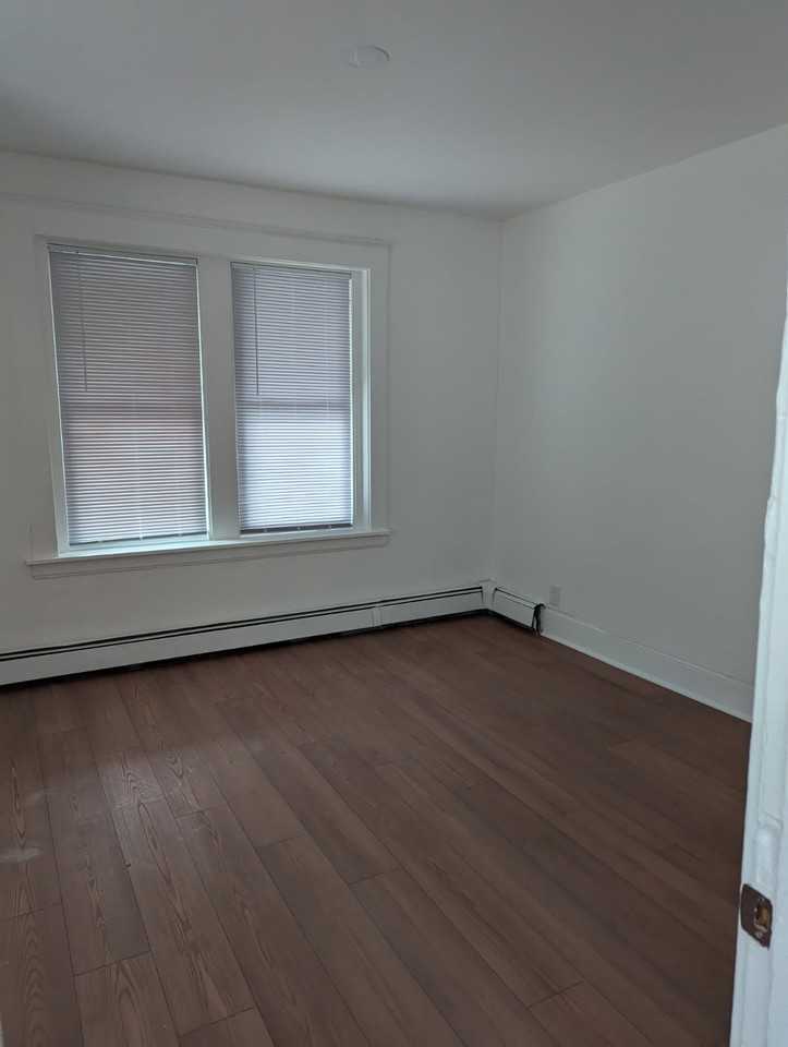 152 Oak St #1N - Photo 2 of 7