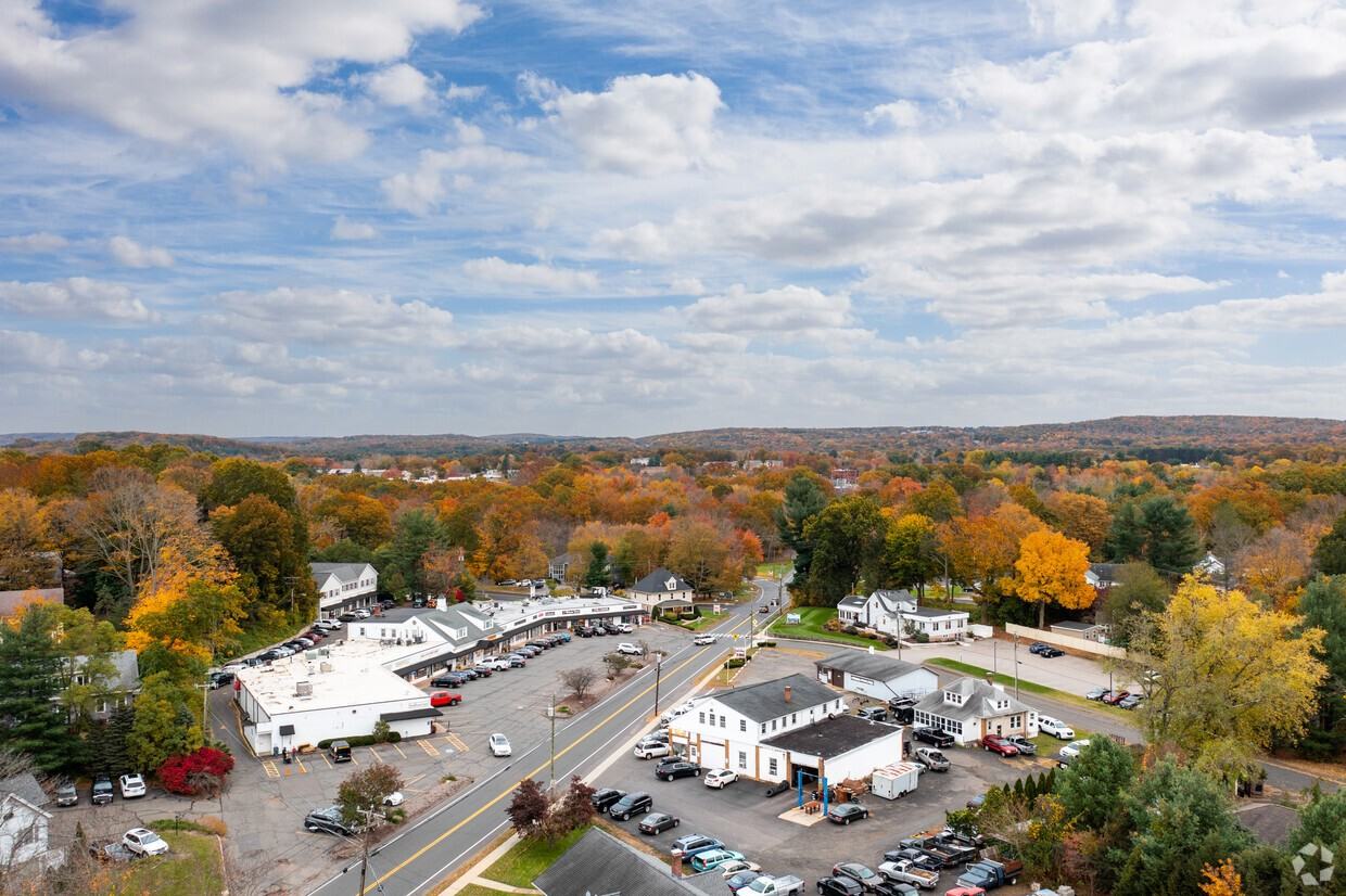 419 New London Tpke - Photo 4 of 9