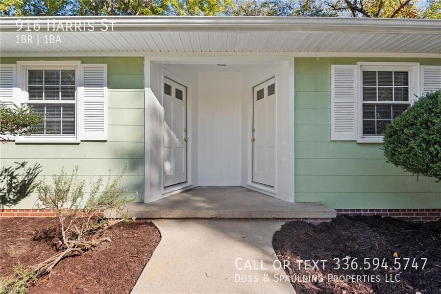 916 Harris St - Photo 2 of 15