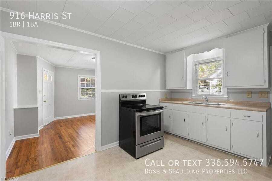 916 Harris St - Photo 7 of 15