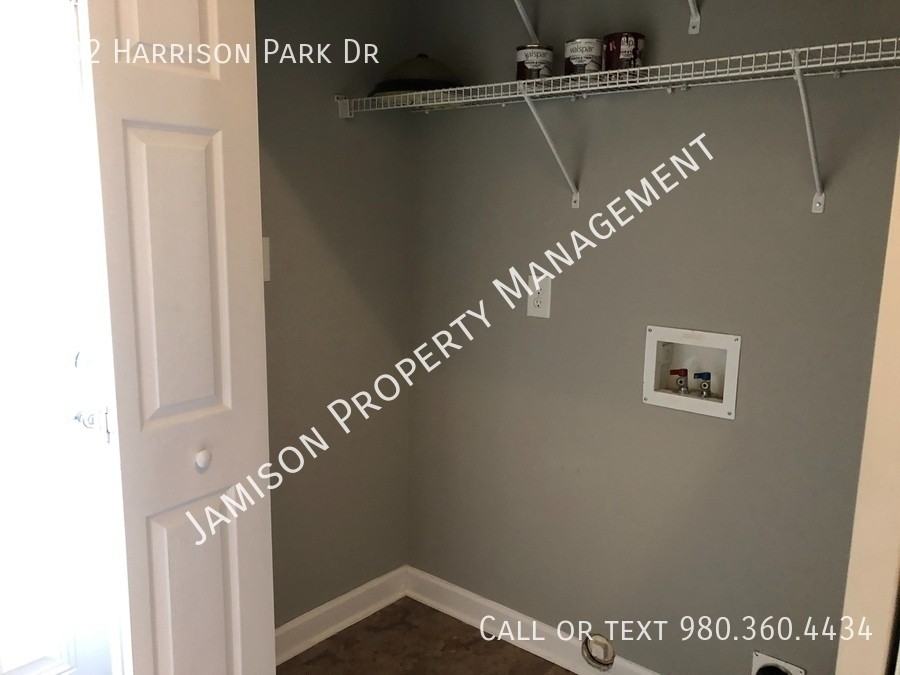 1902 Harrison Park Dr - Photo 4 of 17