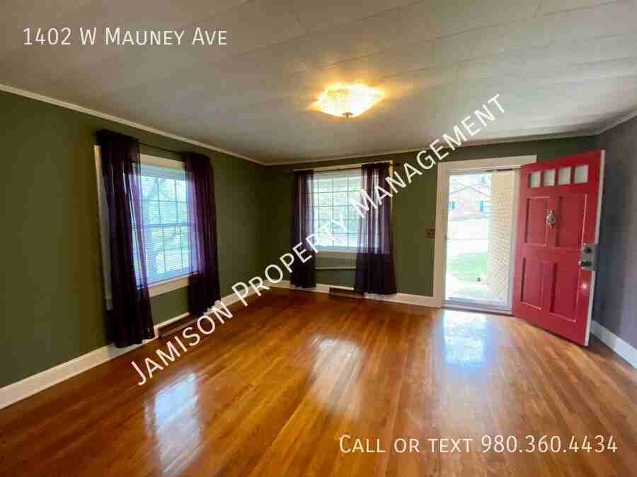 1402 W Mauney Ave - Photo 3 of 19