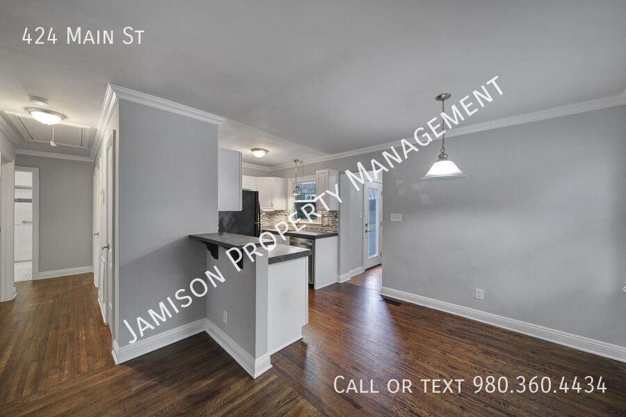 424 Main St - Photo 5 of 18