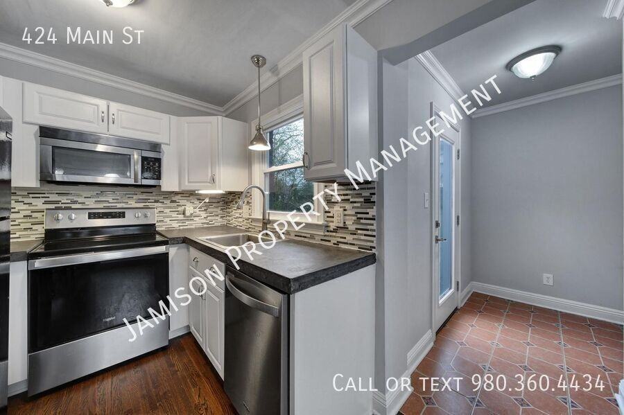 424 Main St - Photo 7 of 18