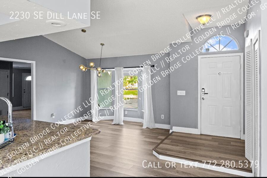 2230 Se Dill Ln - Photo 5 of 8