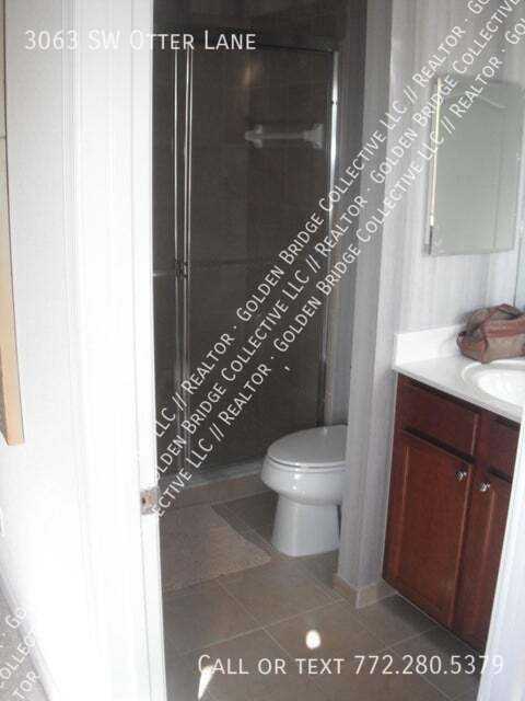 3063 Sw Otter Ln - Photo 3 of 14