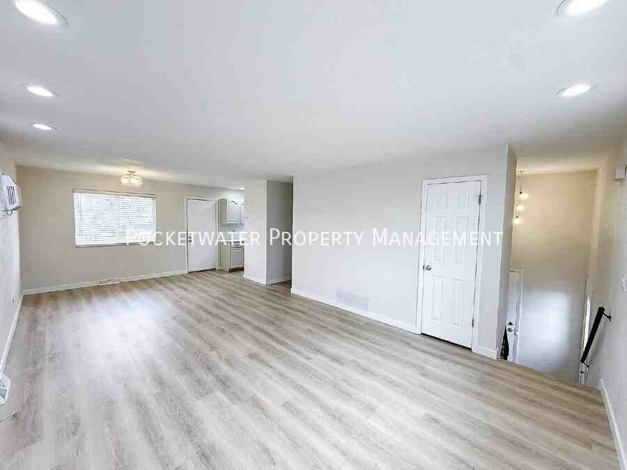 10745 Miller Ct - Photo 3 of 18