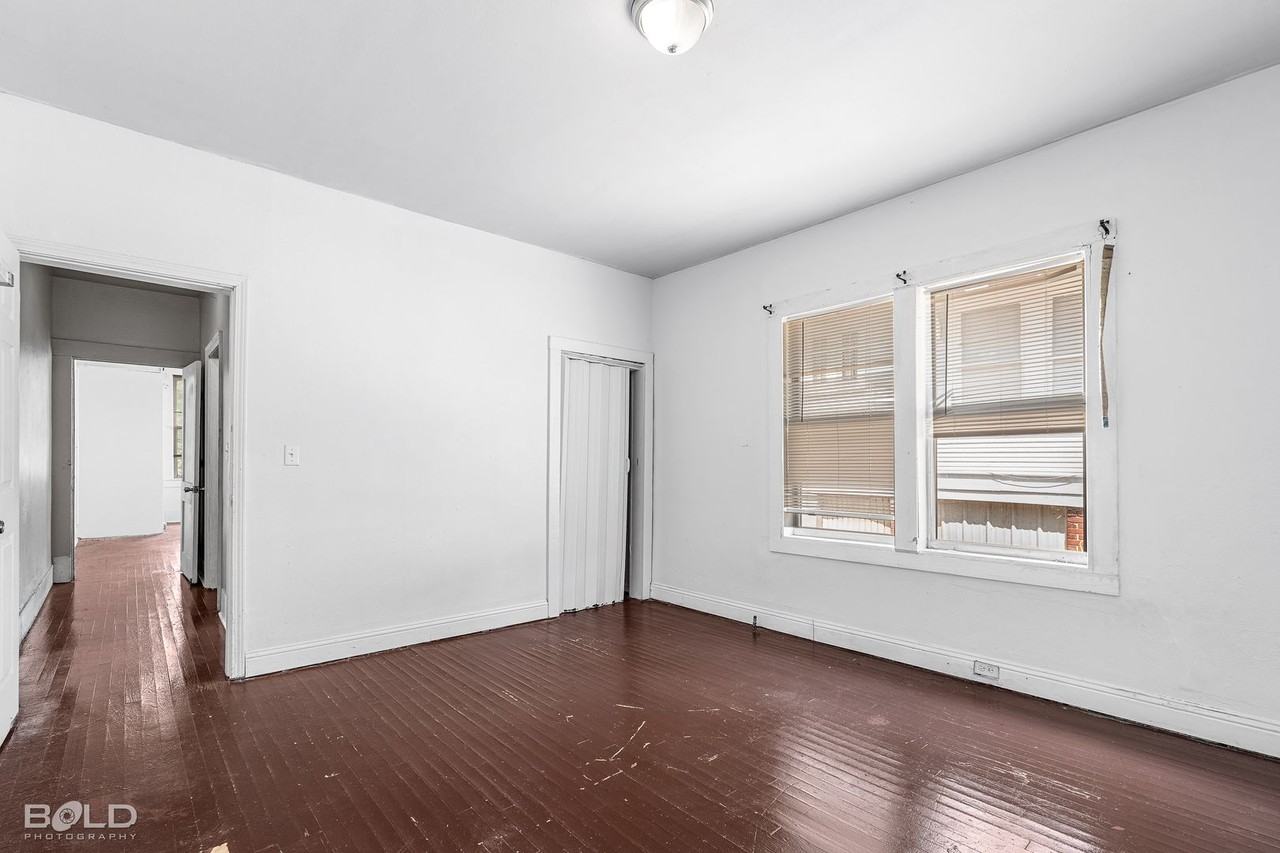 315 Robinson Pl - Photo 7 of 25