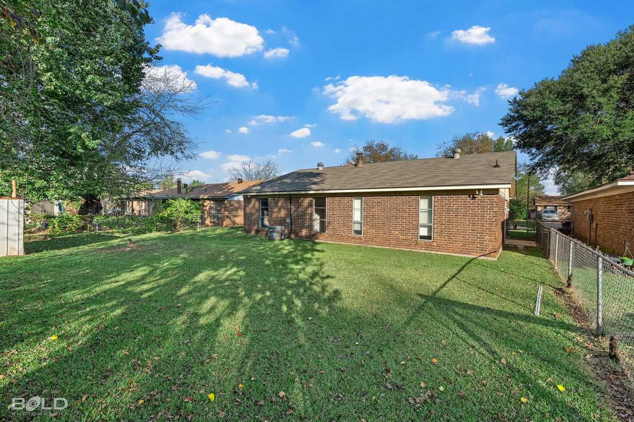 4810 General Scott Pl - Photo 7 of 33