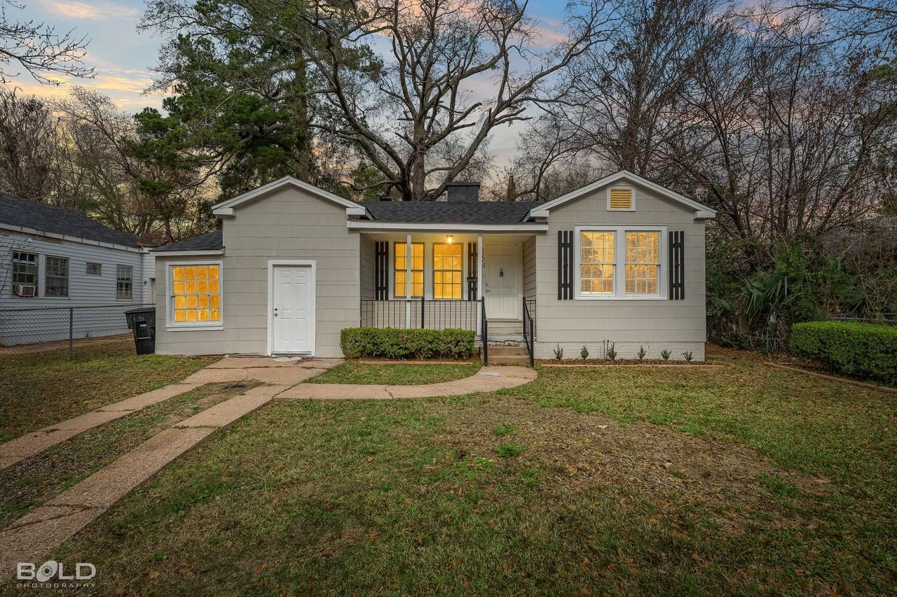 154 E Wyandotte St - Photo 2 of 34