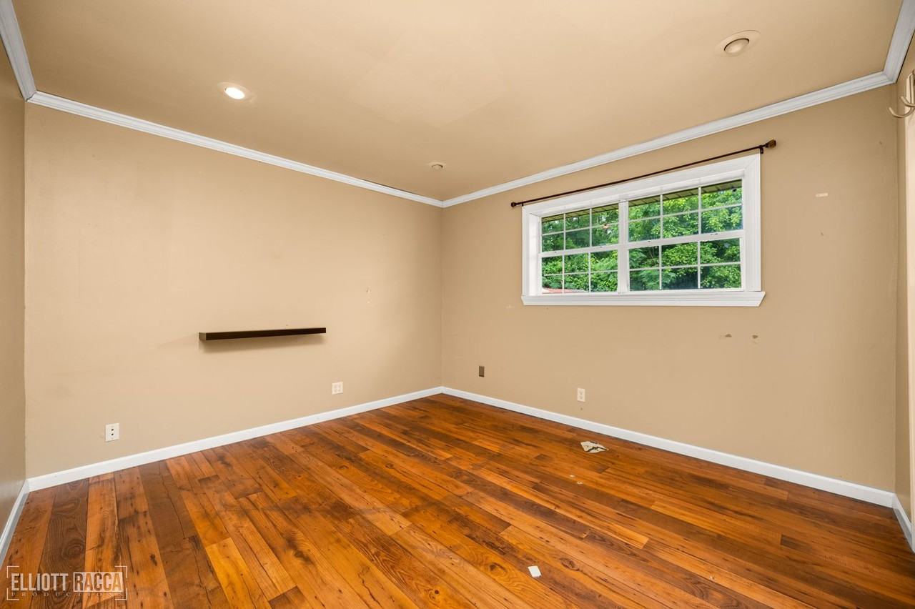 2020 Clover Ln - Photo 3 of 50