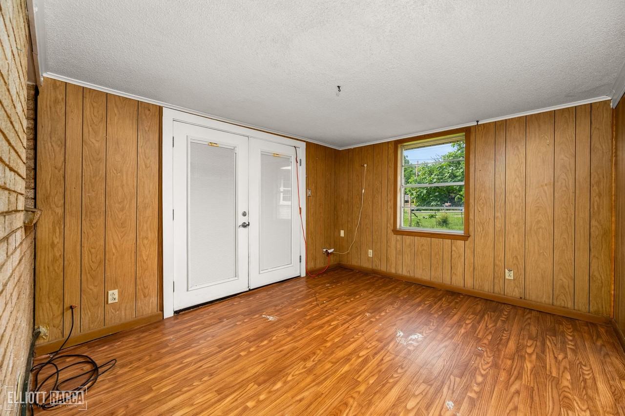 2020 Clover Ln - Photo 5 of 50