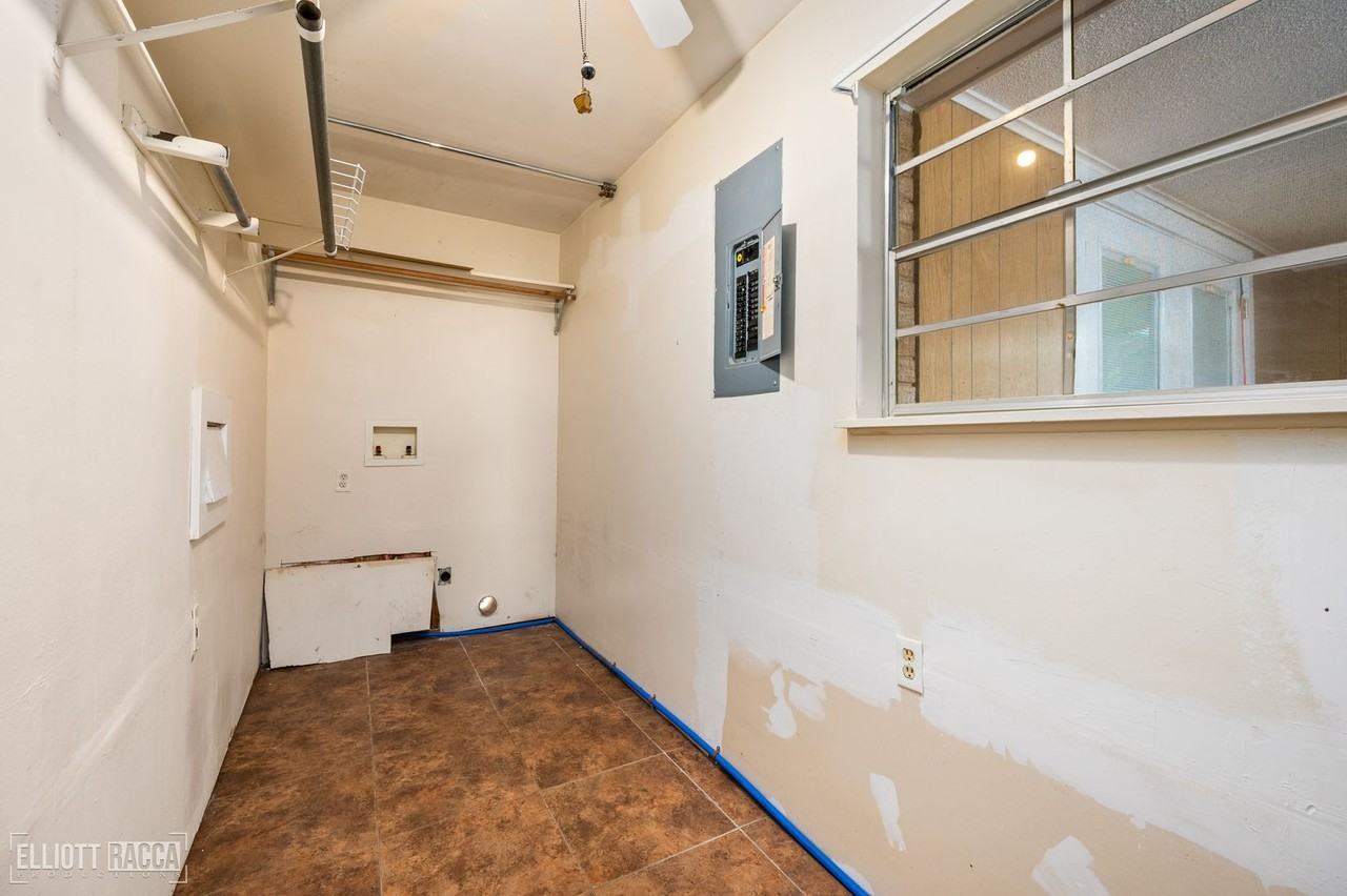 2020 Clover Ln - Photo 7 of 50