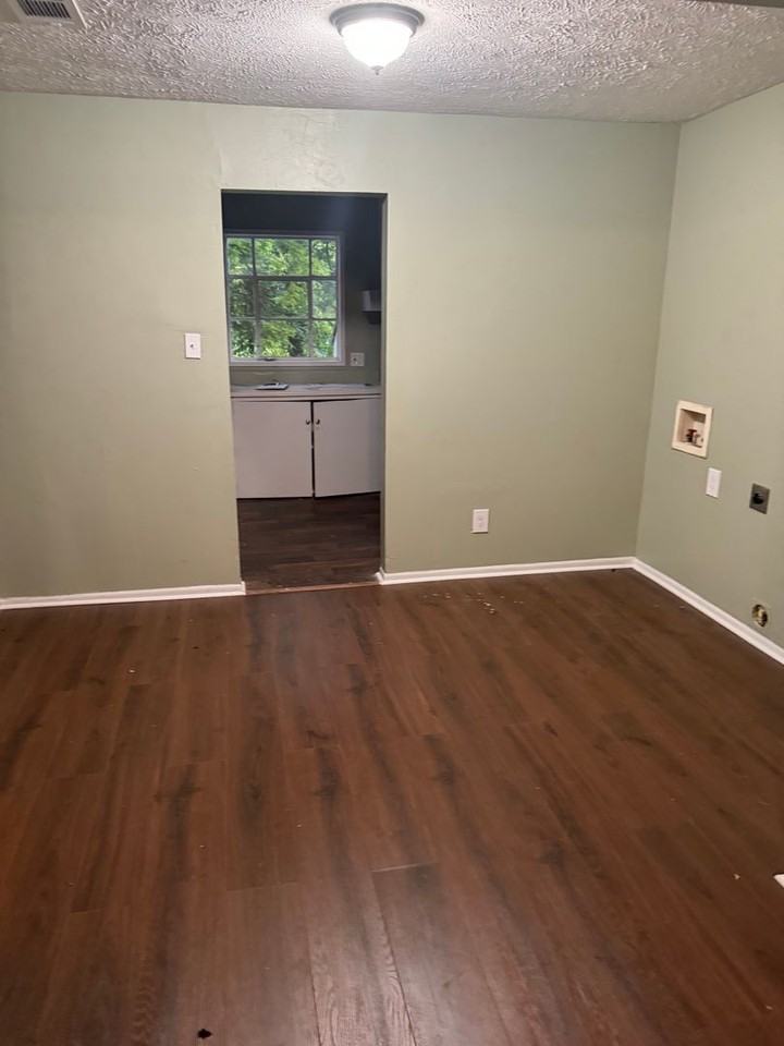 2418 Alma St - Photo 6 of 12