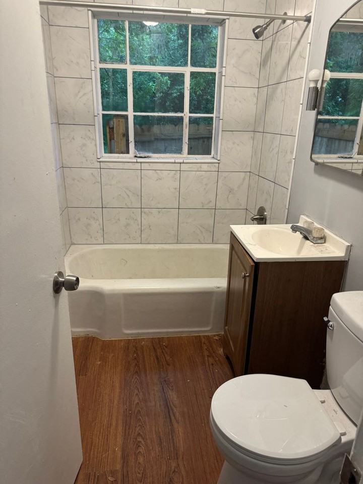 2418 Alma St - Photo 7 of 12