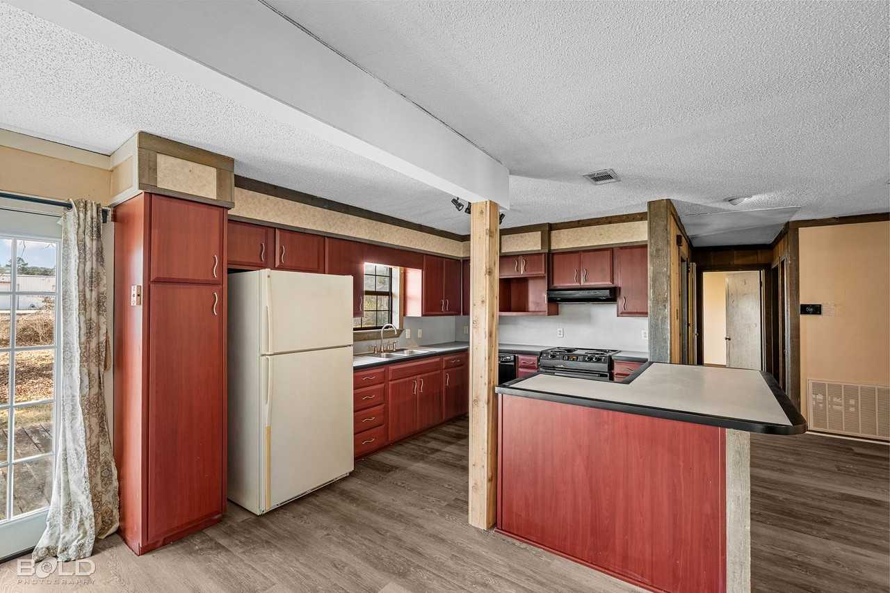 1013 Peyton Ave - Photo 3 of 35