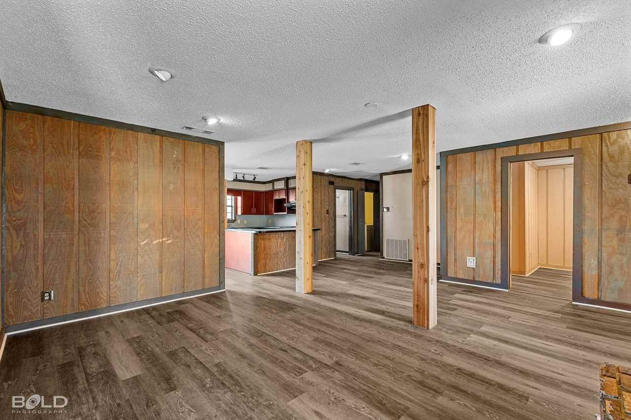 1013 Peyton Ave - Photo 5 of 35