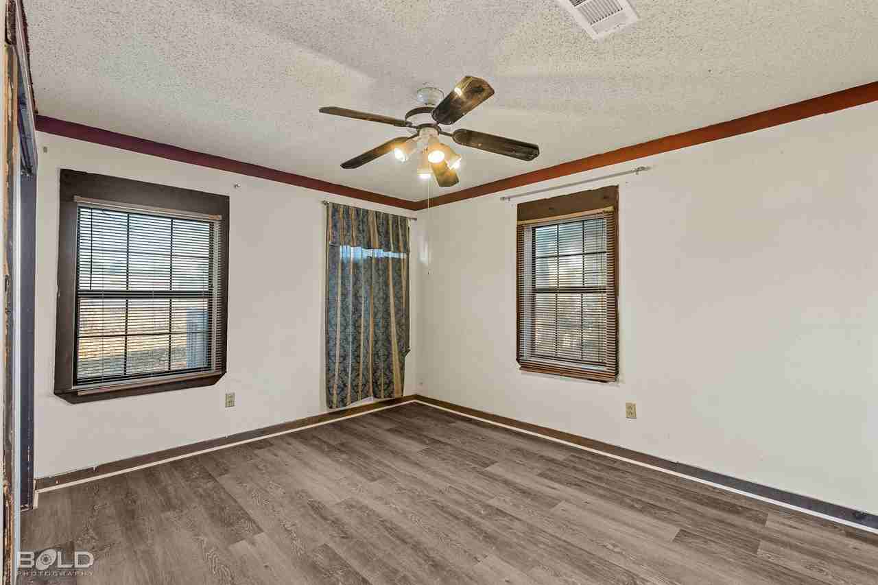 1013 Peyton Ave - Photo 6 of 35