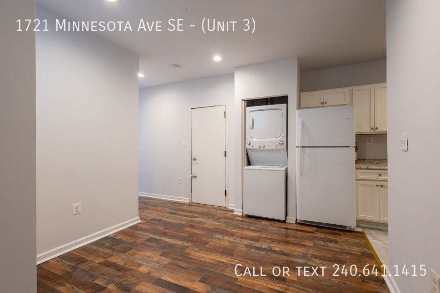 1721 Minnesota Ave Se - Photo 4 of 18