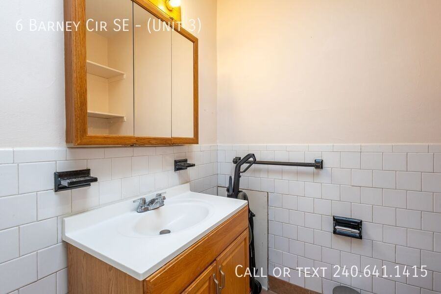 6 Barney Cir Se - Photo 7 of 8